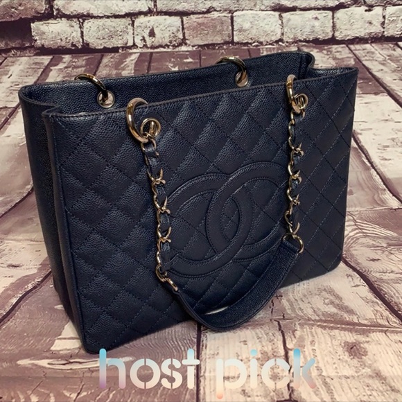 CHANEL Handbags - ❤️NWT CHANEL CLASSIC LARGE TOTE IN DK NAVY BLUE